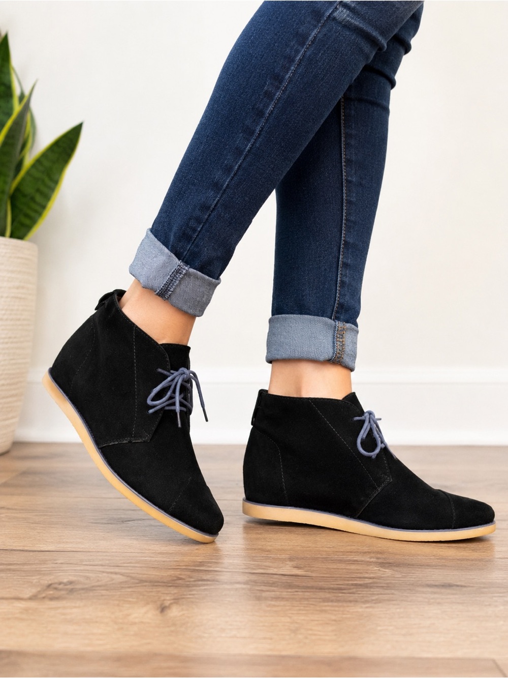TOMS Womens Black Suede Lace-Up Chukka Ankle Boots Wedge Sole Casual